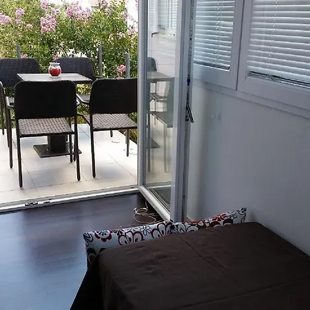 Daisy Apartment *