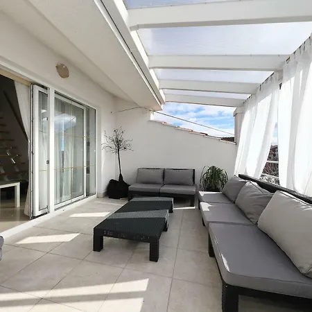 Daisy Apartment Zadar