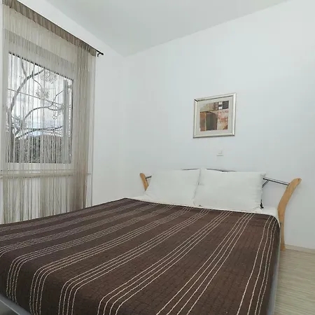 Daisy Apartment *